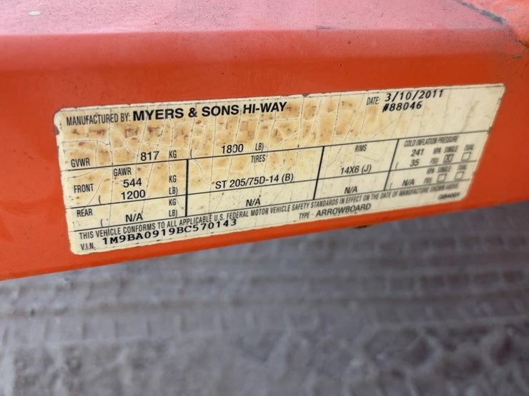 2011-myers-and-sons-hi-way-safety-arrowboard-trail-image-16