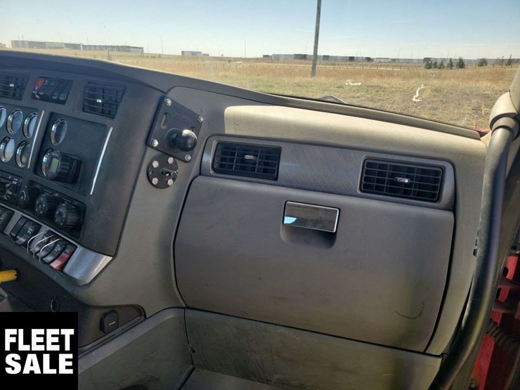 2018-kenworth-t680-image-29