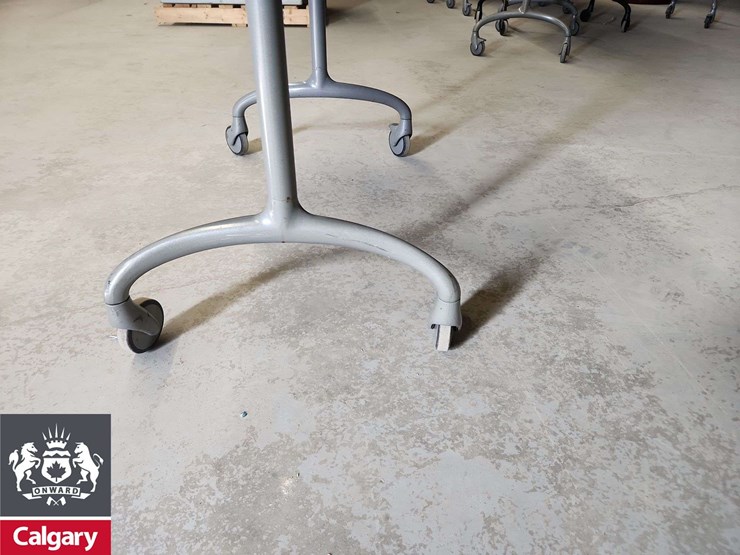 small-rolling-table-image-3