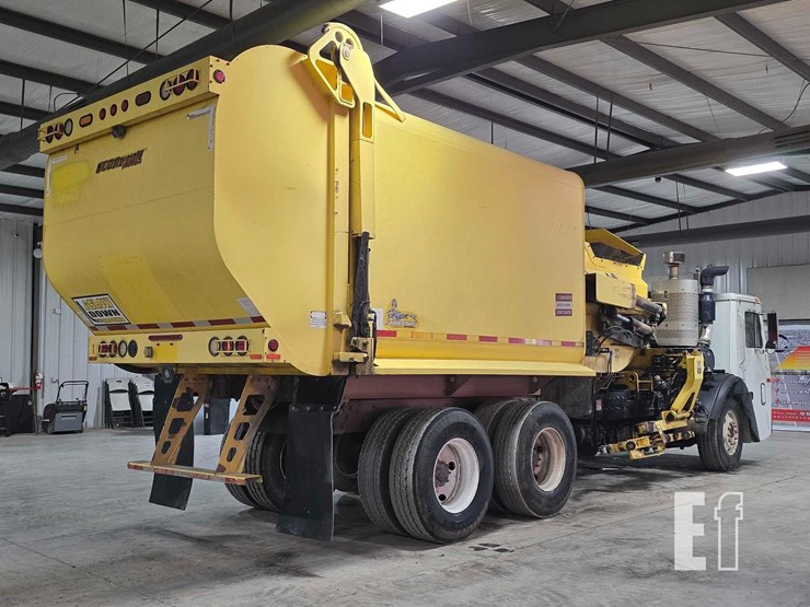 2016-mack-leu613-image-3