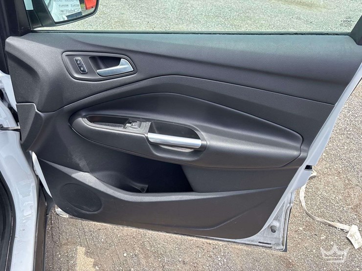 2014-ford-escape-image-19