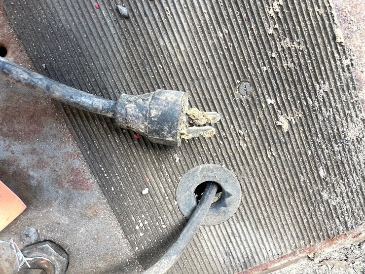 #3316-•-champion-spark-plug-service-unit-image-12