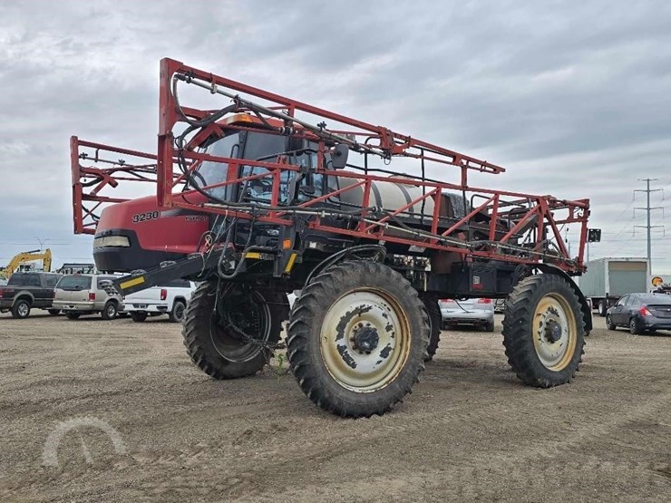 2013-case-ih-patriot-3230-image-1