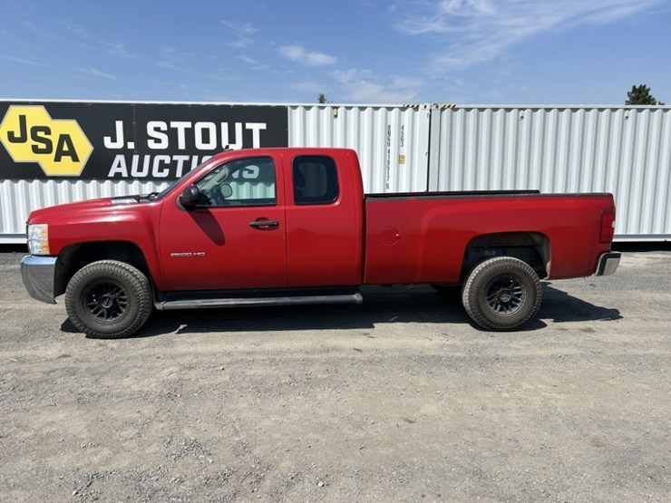 2010-chevrolet-silverado-2500-image-2