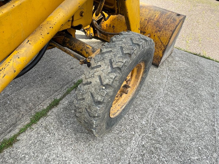 john-deere-440-image-23