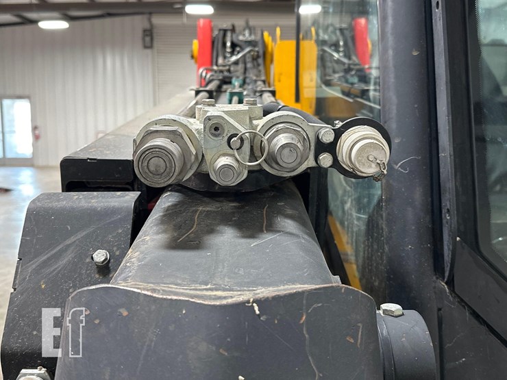 2021-jcb-3ts-8t-image-14