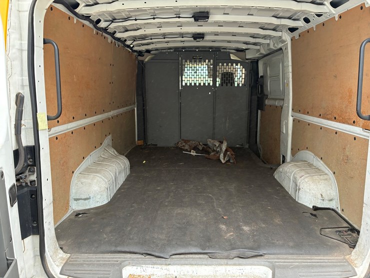 2019-nissan-nv2500-image-7