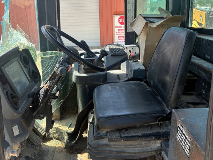2005-deere-544j-image-7