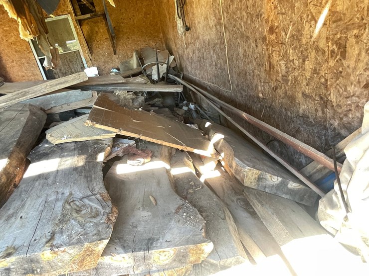#3228-•-contents-of-shed-image-11