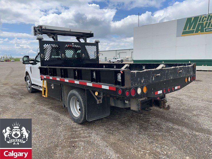 2020-ford-f350-image-3