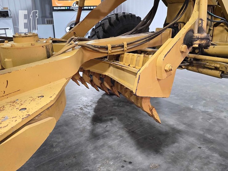 2005-caterpillar-143h-image-14