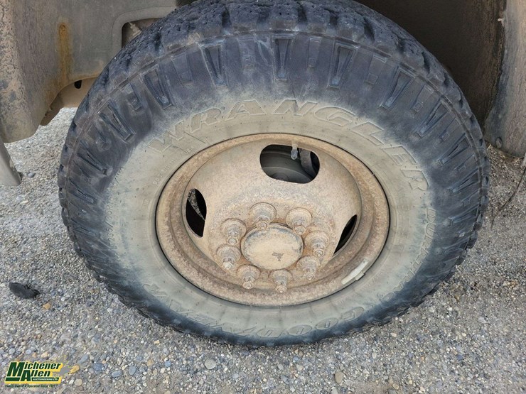 2001-gmc-sierra-3500-image-9