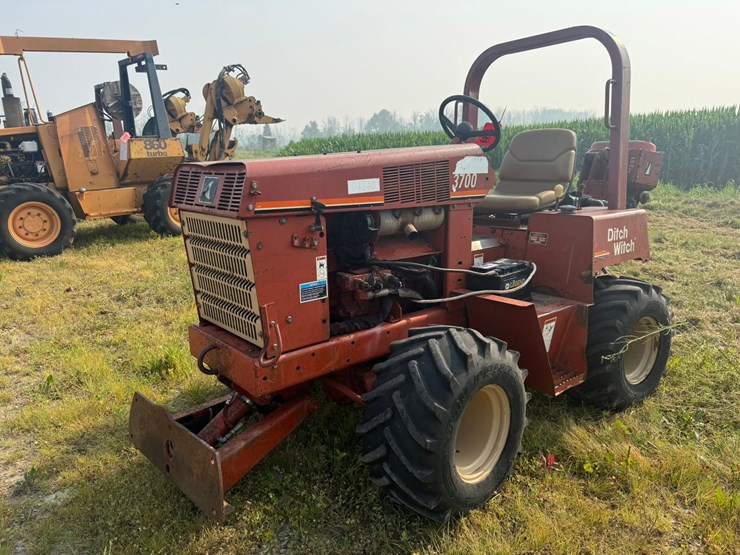 ditch-witch-3700dd-image-1