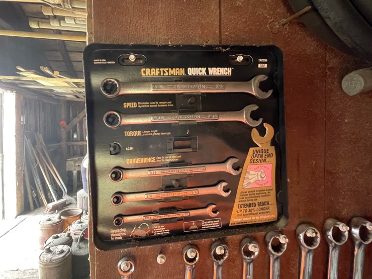 #2330-•-rolling-workbench-with-contents-image-14