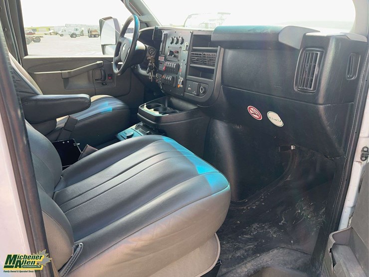 2017-chevrolet-express-s/a-ambulance-image-19