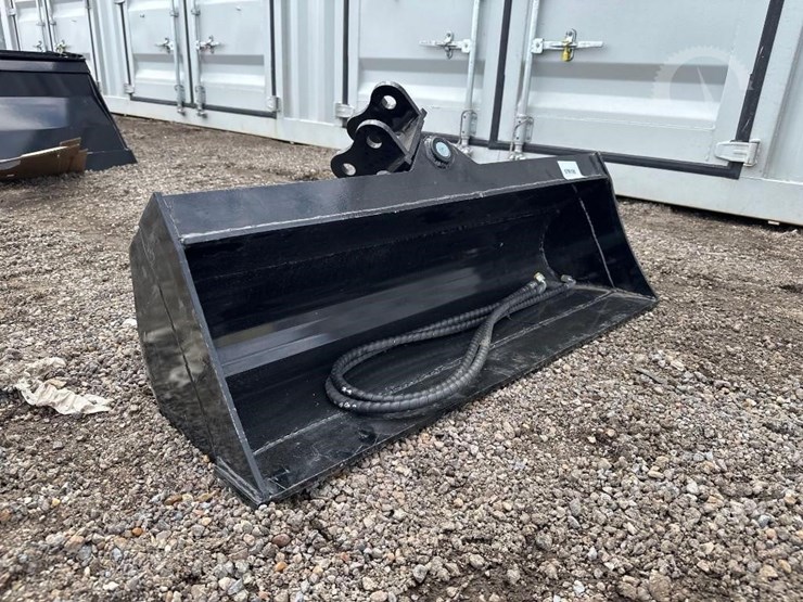 2026-future-tilting-excavator-bucket-image-2