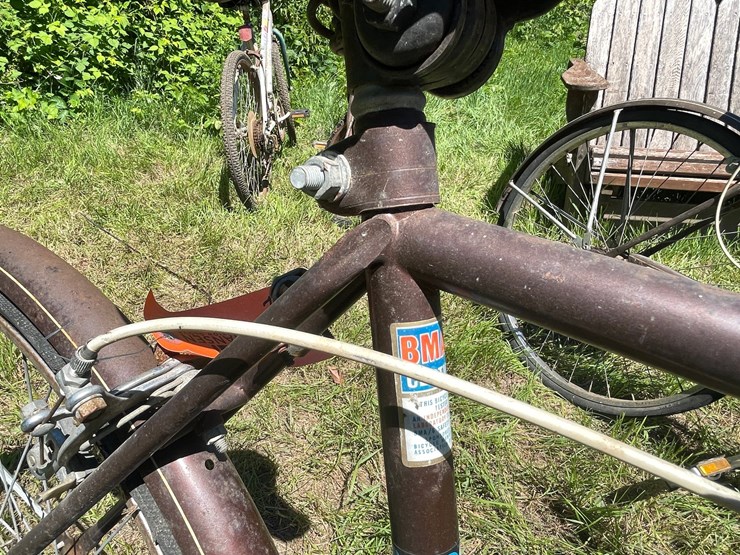 #3300-•-(2)-vintage-his-and-hers-bikes-image-20