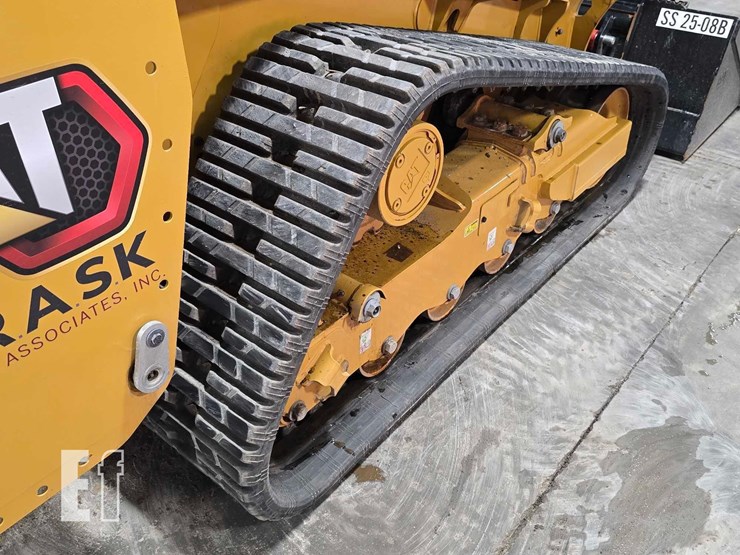 2025-caterpillar-255-image-36