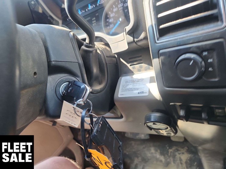 2022-ford-f550-image-28