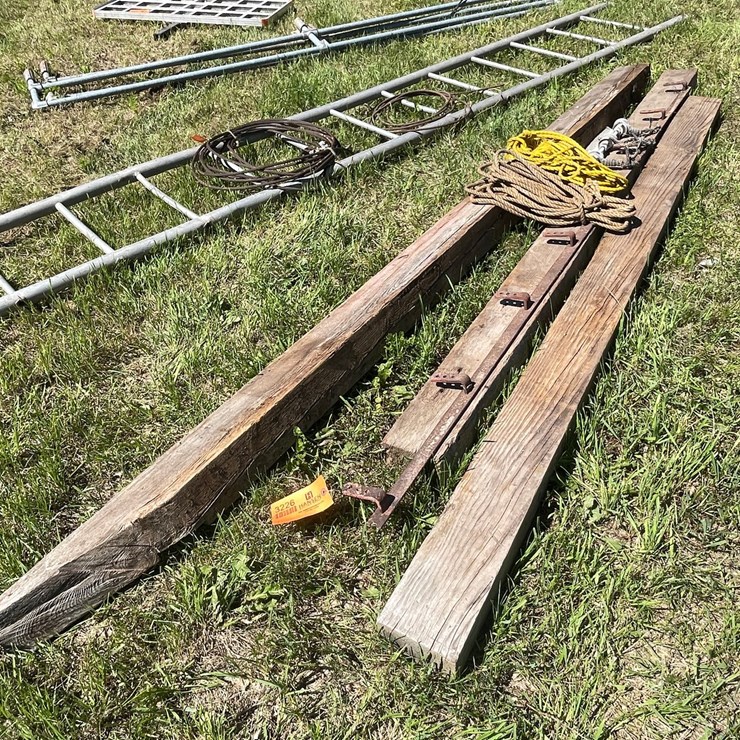 #3226 • Barn Beams with Door Track