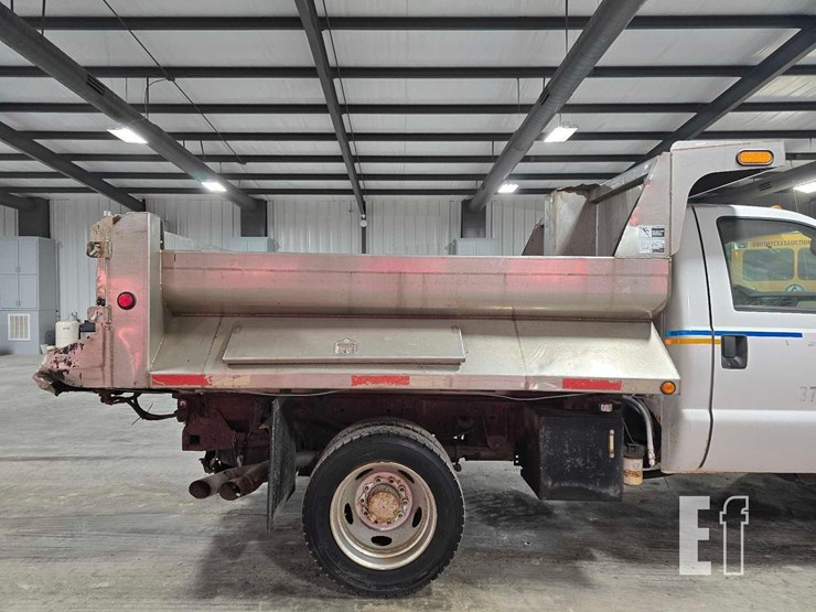 2008-ford-f550-image-19