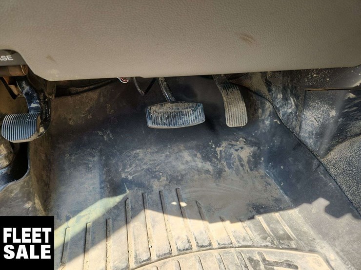 2022-ford-f550-image-29