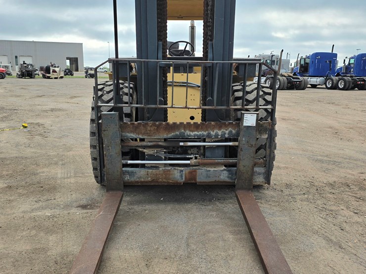 2013-caterpillar-c4.4-image-2