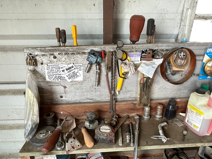 #2297-•-contents-of-workbench-image-6