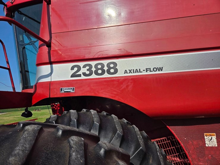 cih-2388-axial-flow-combine-image-25