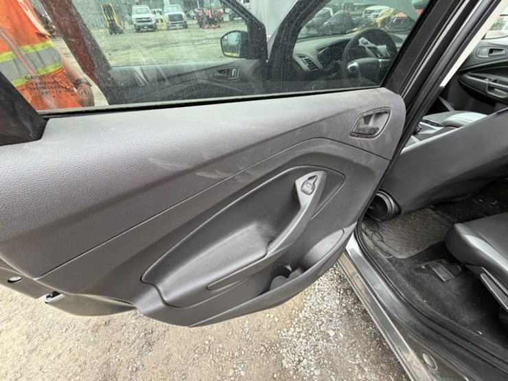 2016-ford-escape-image-22