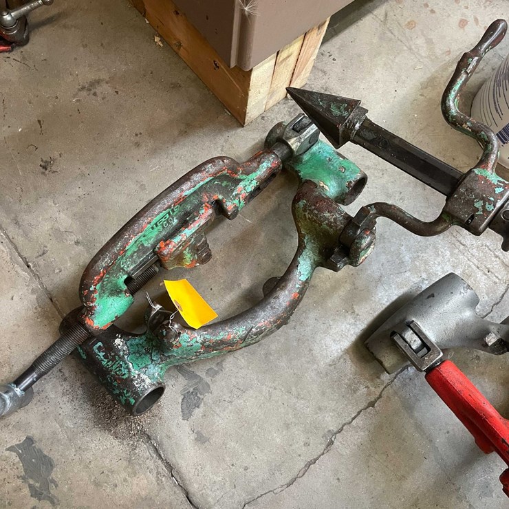 #4073 • Ridgid 860 Pipe Cutter and Reamer