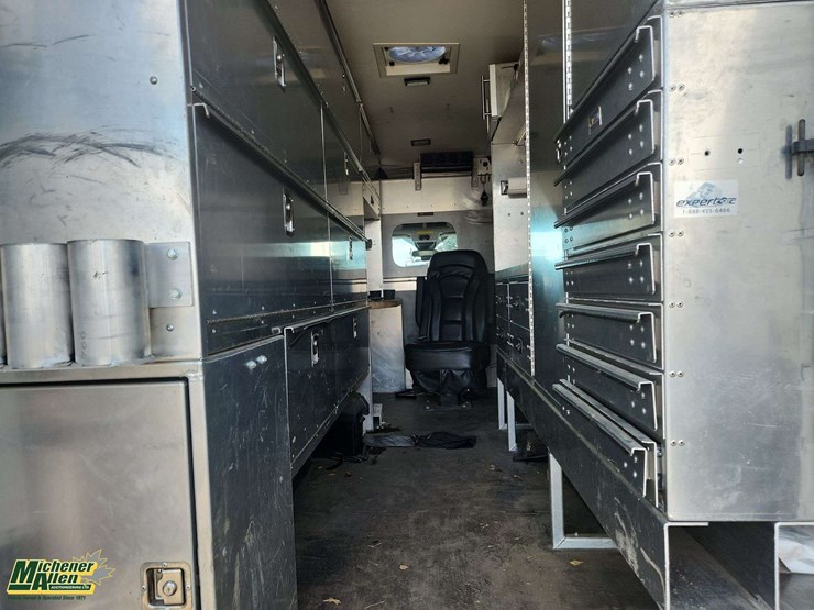 2016-ford-transit-image-10