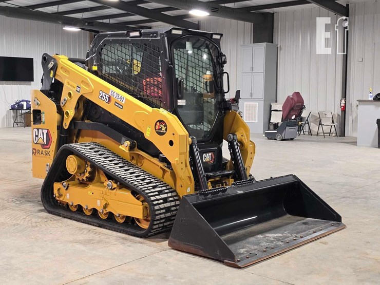 2025-caterpillar-255-image-2