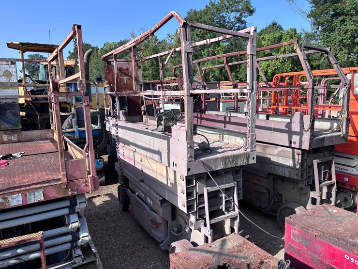 #39041-•-jgl-scissor-lift-|-for-parts/repairs-image-2