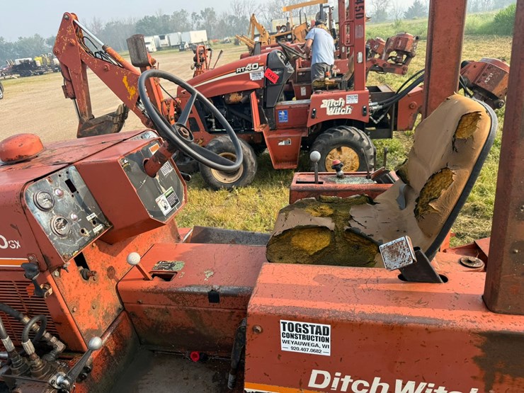ditch-witch-350sx-image-23