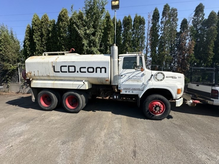 1989-ford-lta9000-image-2