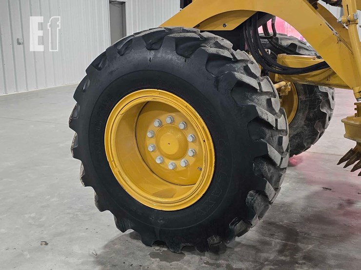 2021-caterpillar-120-image-30