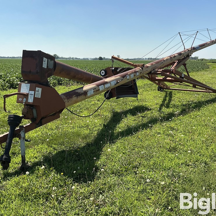 Mayrath Grain Auger W/Swing Hopper
