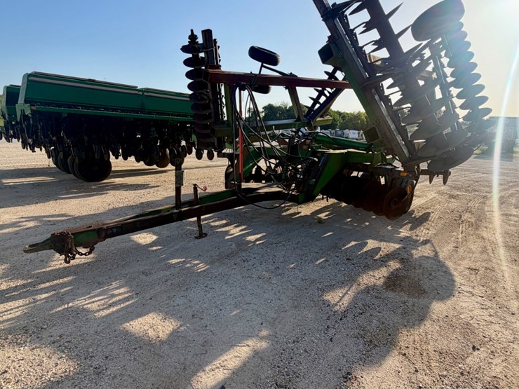 john-deere-630-image-1