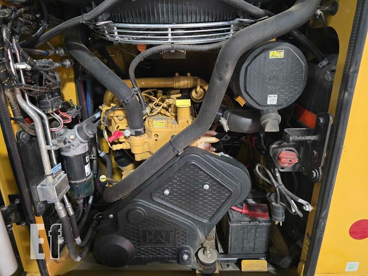2025-caterpillar-255-image-25