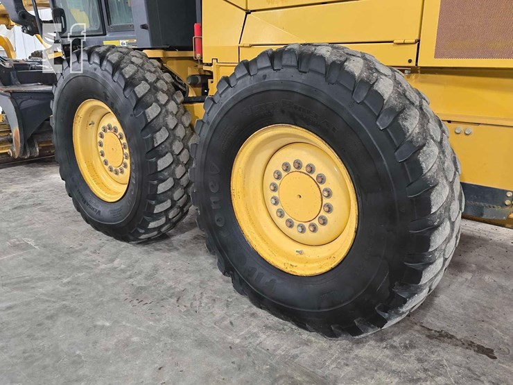 2016-deere-670g-image-29