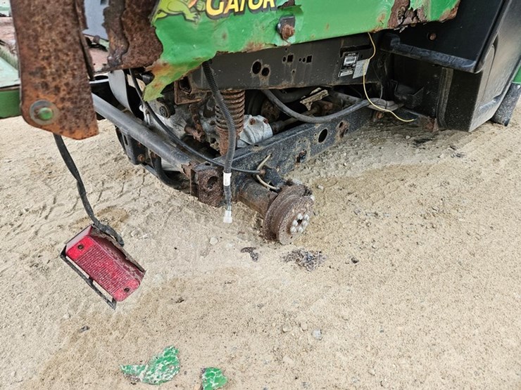 john-deere-gator-image-16