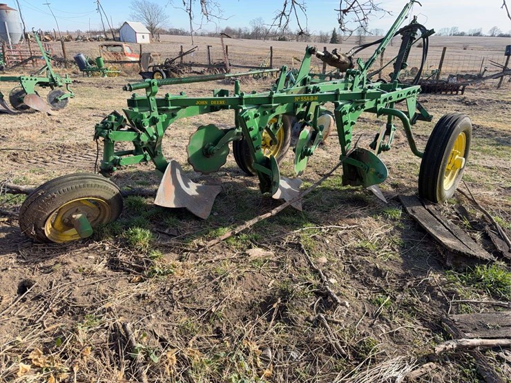 john-deere-no.-55-a-b-h-pull-type-three-bottom-plow-image-4