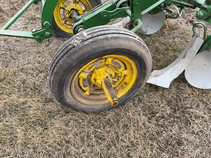 john-deere-two-row-pull-type-planter-image-11