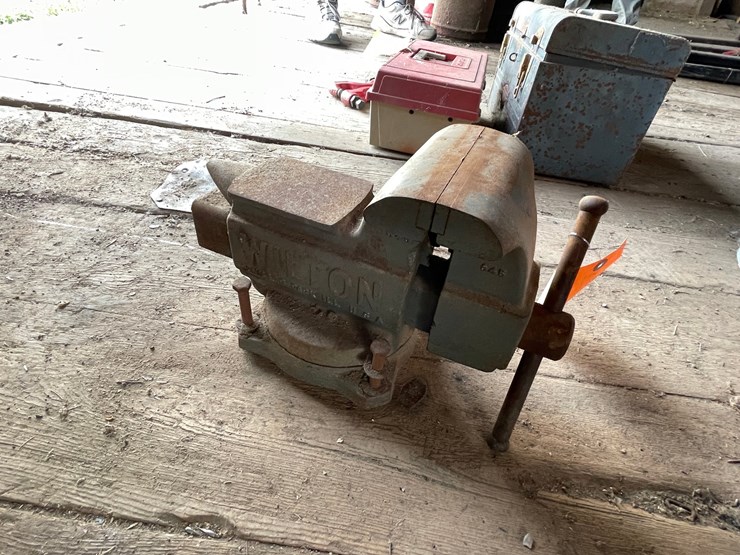 #2339-•-wilton-bench-vise-image-3