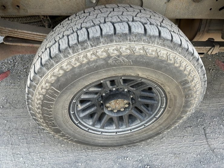 2010-chevrolet-silverado-2500-image-12