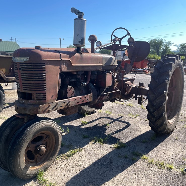 #1021 • Farmall H Tractor