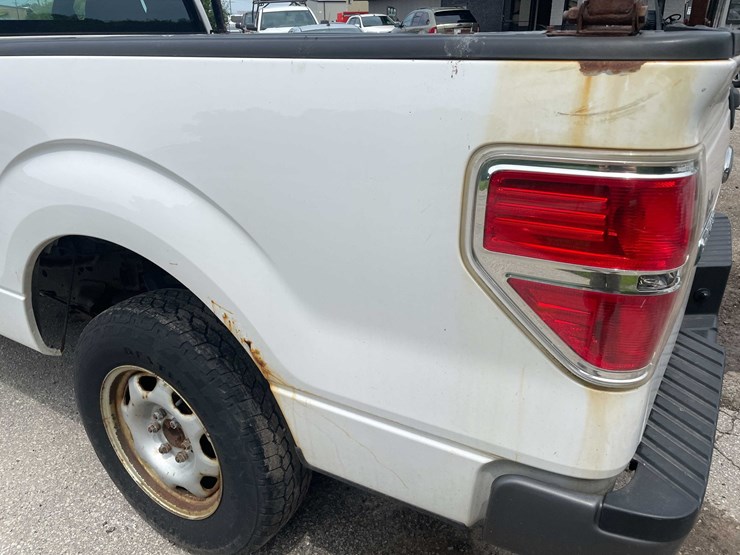 2014-ford-f150-xl-image-34
