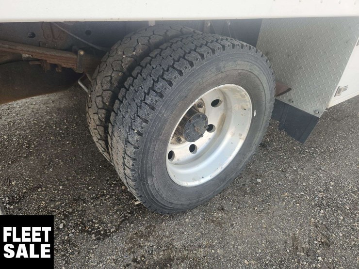 2021-ford-f550-image-12