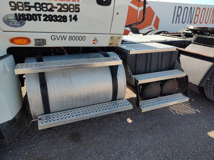 2012-international-prostar-image-12